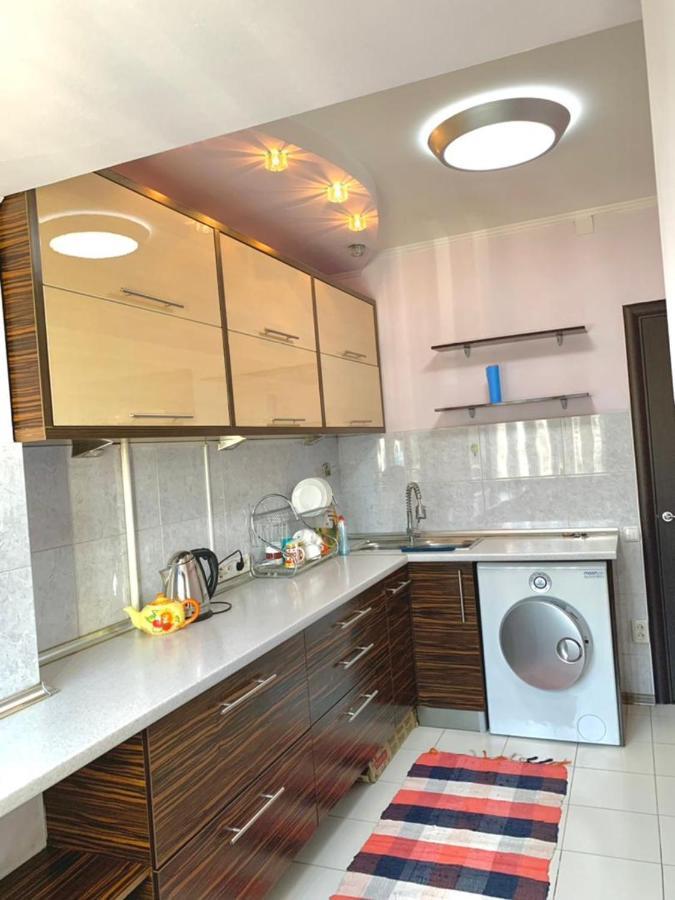 Apartment In Street Kievskaya 49 Bishkek Esterno foto