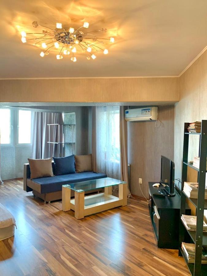 Apartment In Street Kievskaya 49 Bishkek Esterno foto